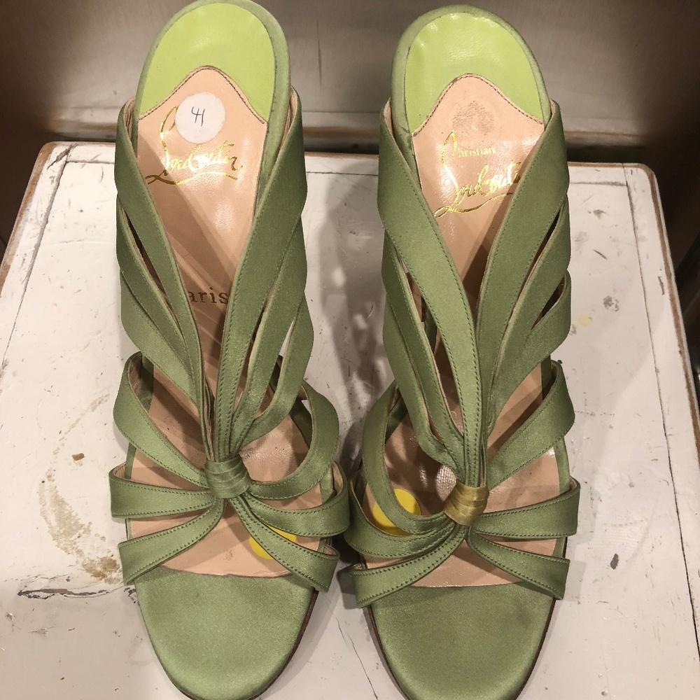 Louboutin vintage size 41 heeled sandals